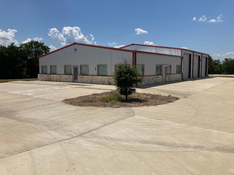 8413 Parameter Ct, College Station, TX for lease - Building Photo - Image 2 of 4