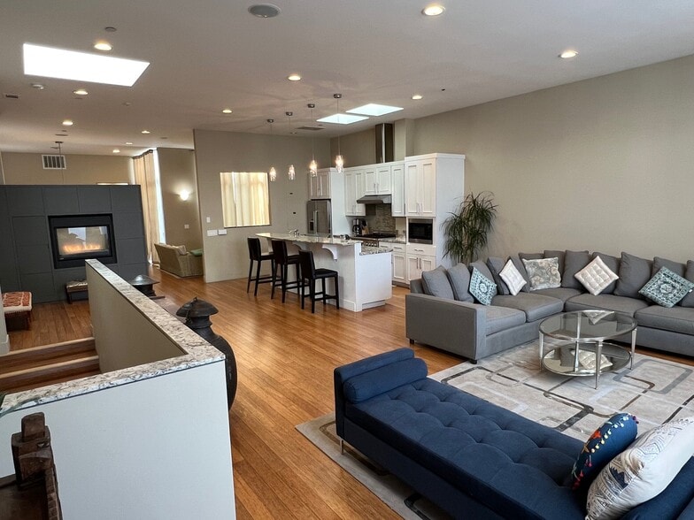 622 Santa Cruz Ave, Menlo Park, CA for lease - Interior Photo - Image 2 of 6