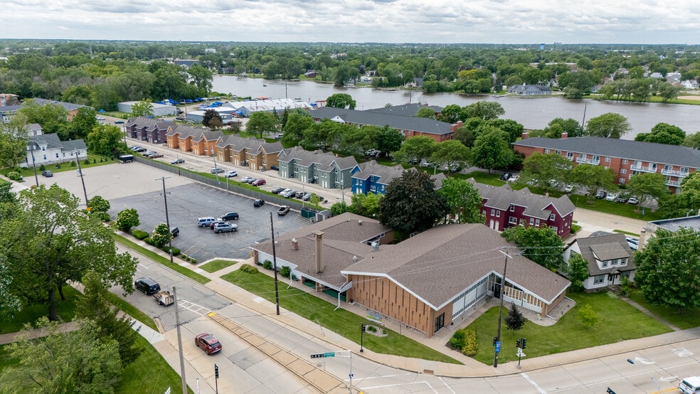 1331 High Ave, Oshkosh, WI for sale - Aerial - Image 2 of 90