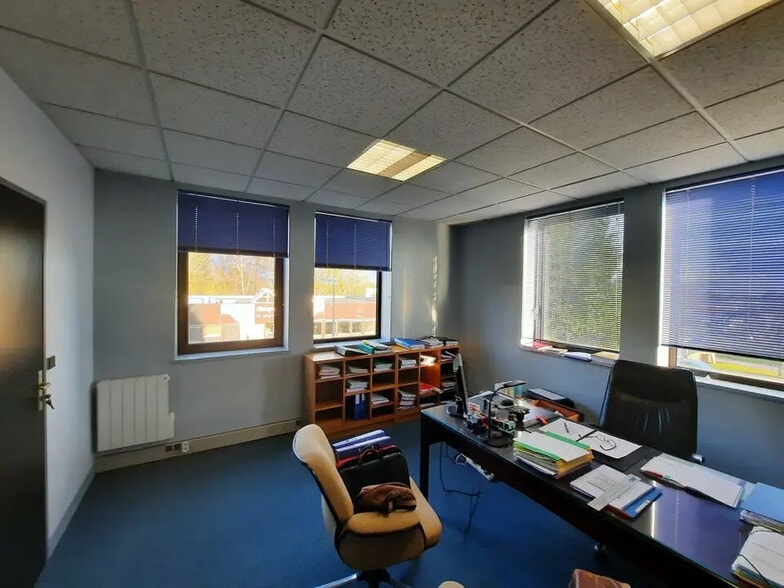 Office in Mont-Saint-Aignan for lease - Building Photo - Image 2 of 11