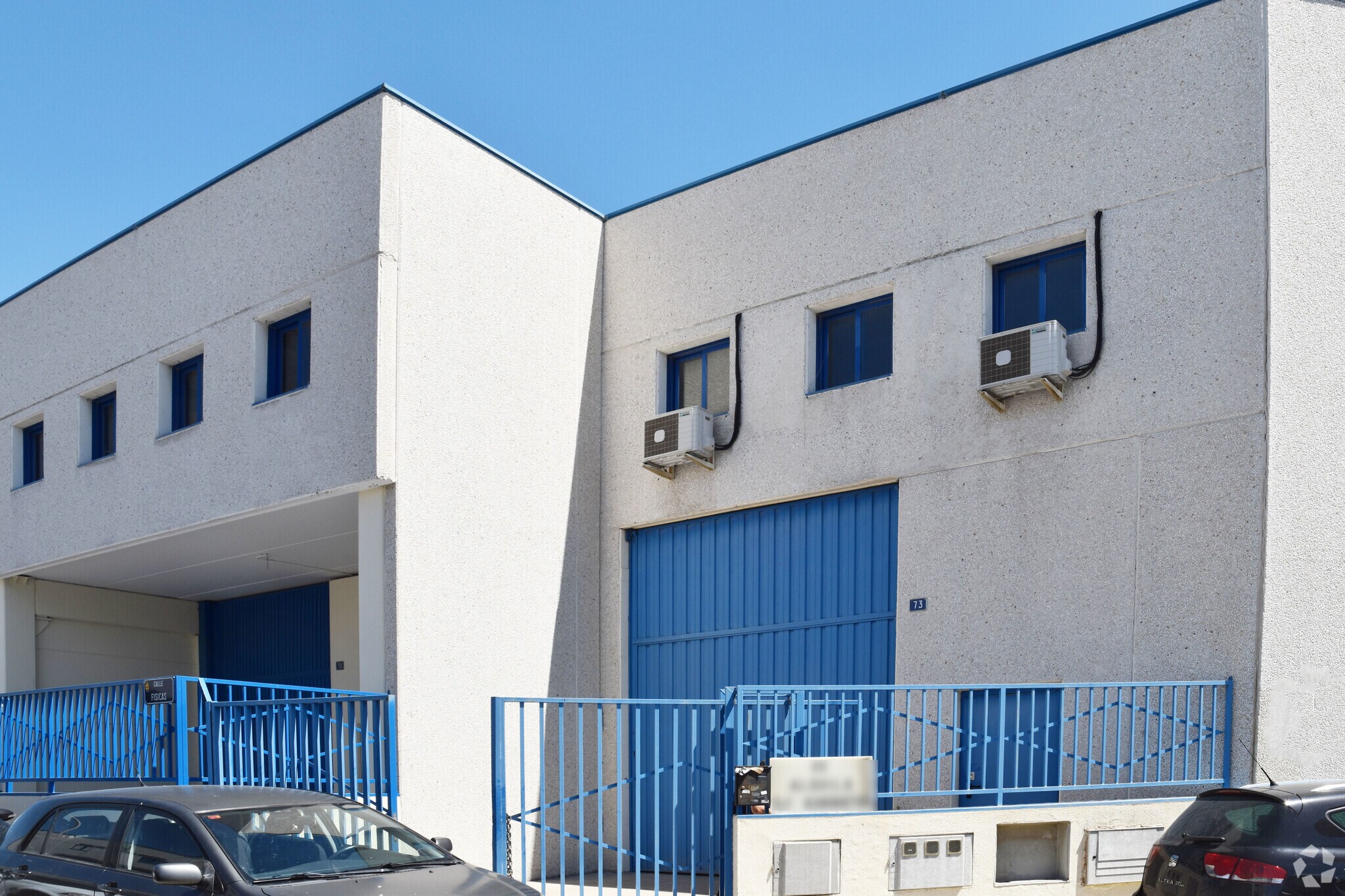 Calle Fisicas, 73, Alcorcón, Madrid for sale Primary Photo- Image 1 of 1