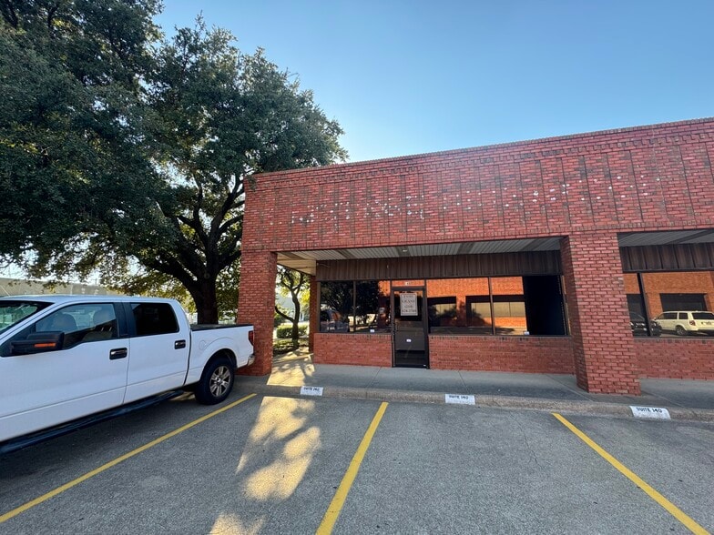 10875 Plano Rd, Dallas, TX for lease - Primary Photo - Image 1 of 12