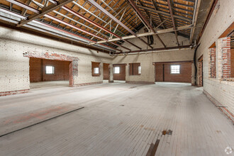 1729 Grand Blvd, Kansas City, MO for lease Interior Photo- Image 2 of 3