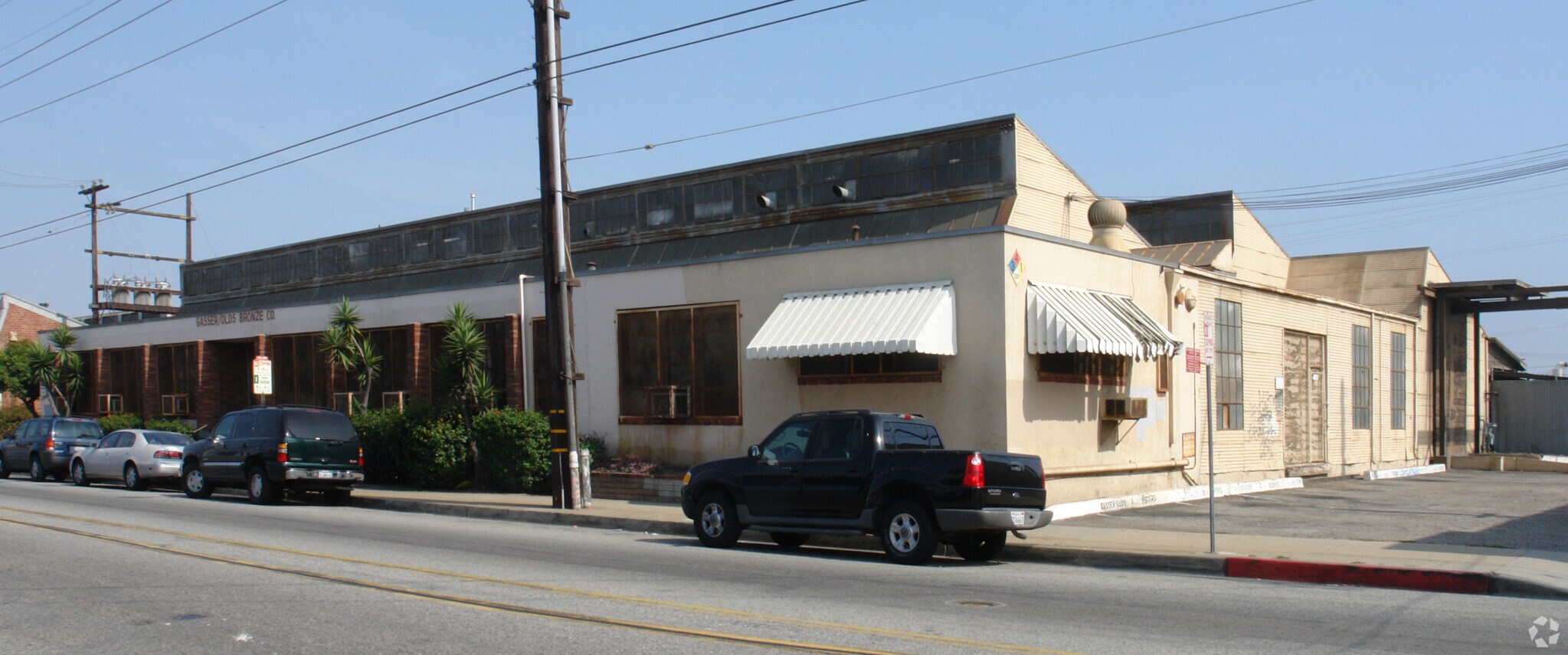 2618 Fruitland Ave, Vernon, CA 90058