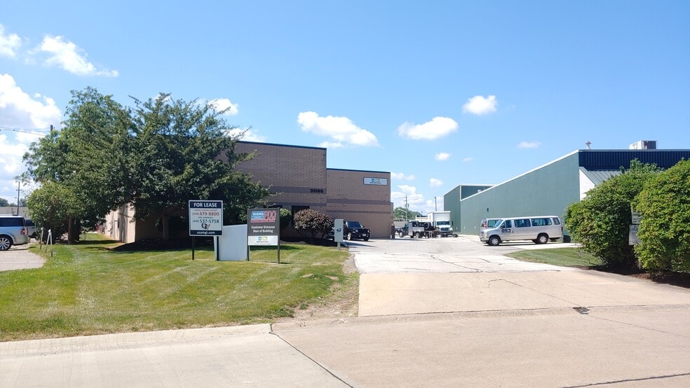 35160 Topps Industrial Pky, Willoughby, OH for lease - Building Photo - Image 2 of 15