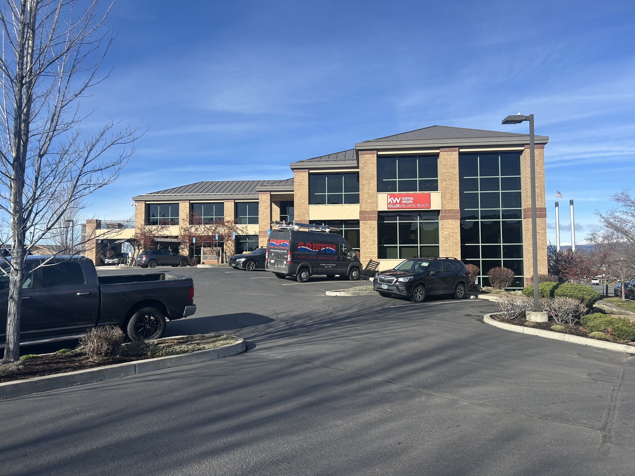 233 SW Wilson Ave, Bend, OR for lease Building Photo- Image 1 of 14