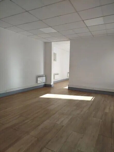 Office in Paris for lease - Interior Photo - Image 3 of 6