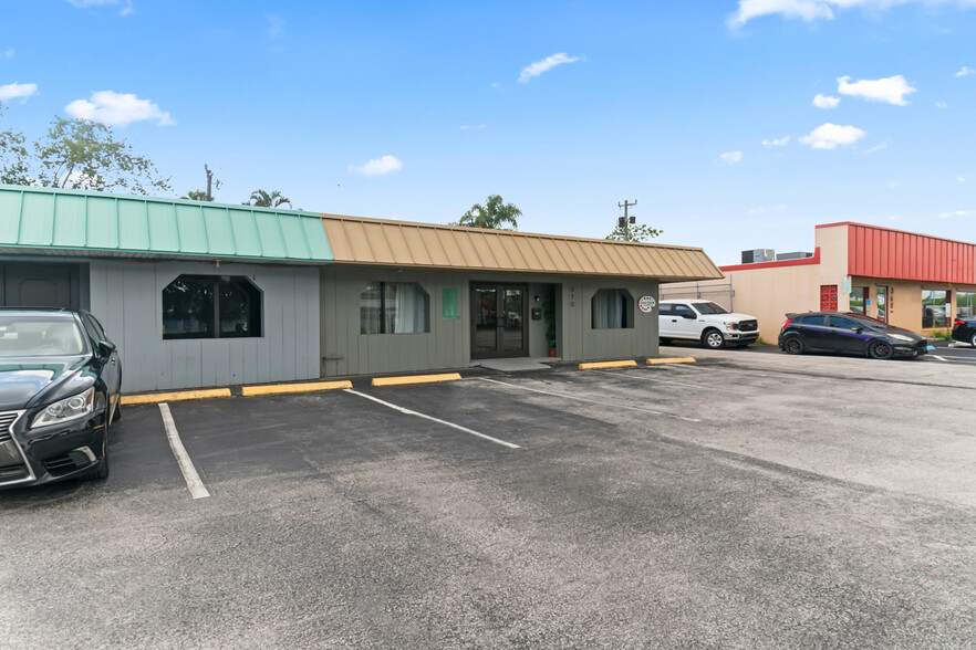 370 E Prospect Rd, Oakland Park, FL for sale - Building Photo - Image 2 of 26