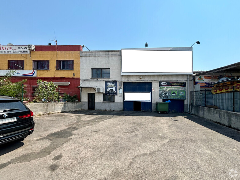 Industrial in Fuenlabrada, Madrid for lease - Primary Photo - Image 1 of 14