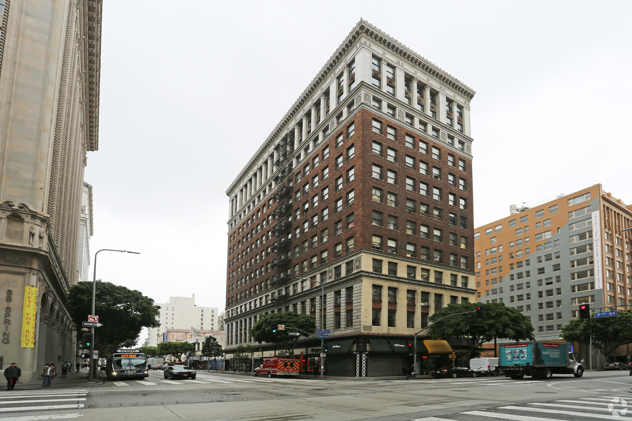 700-704 S Spring St, Los Angeles, CA for lease Primary Photo- Image 1 of 19