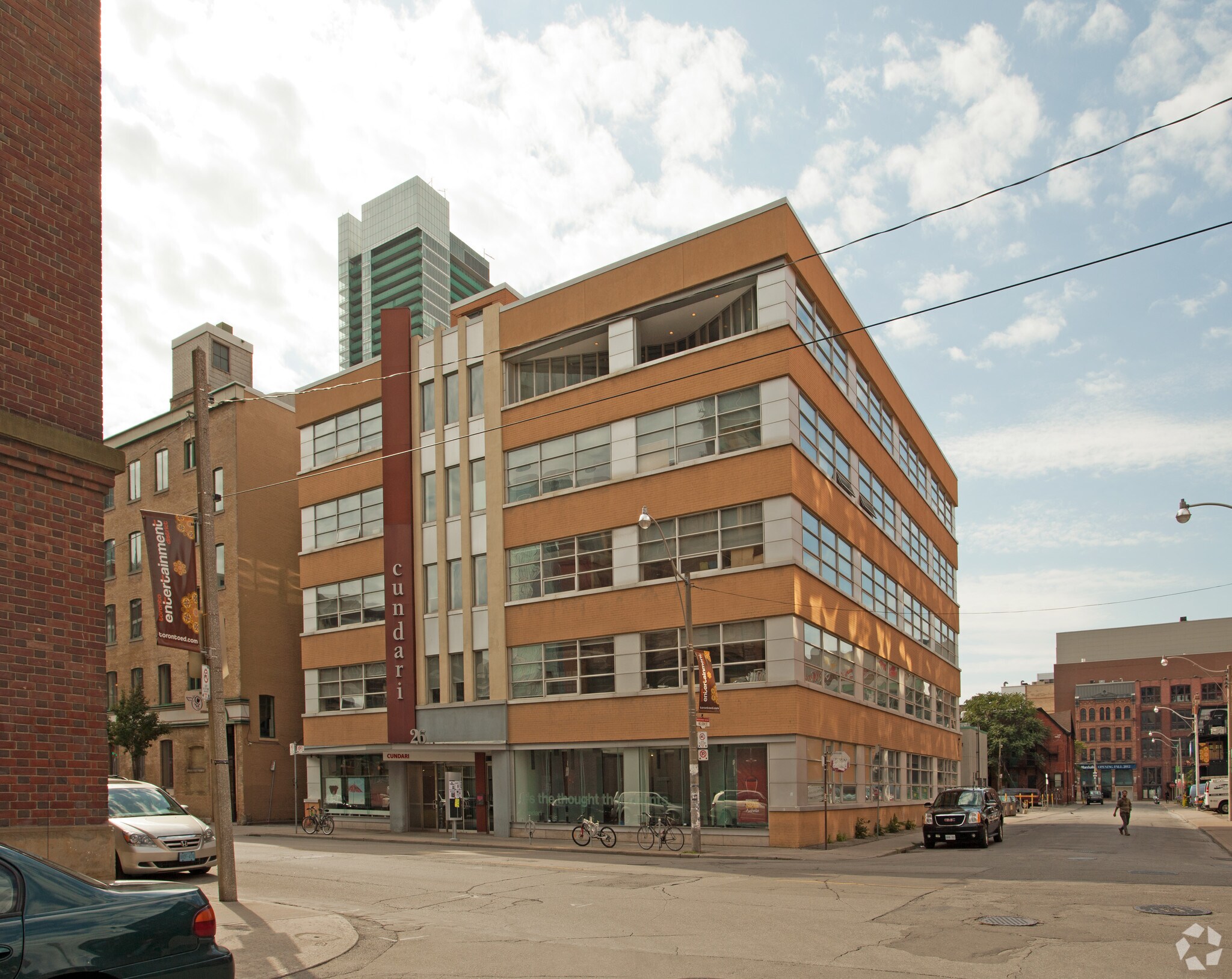 26 Duncan St, Toronto, ON M5V 2B9