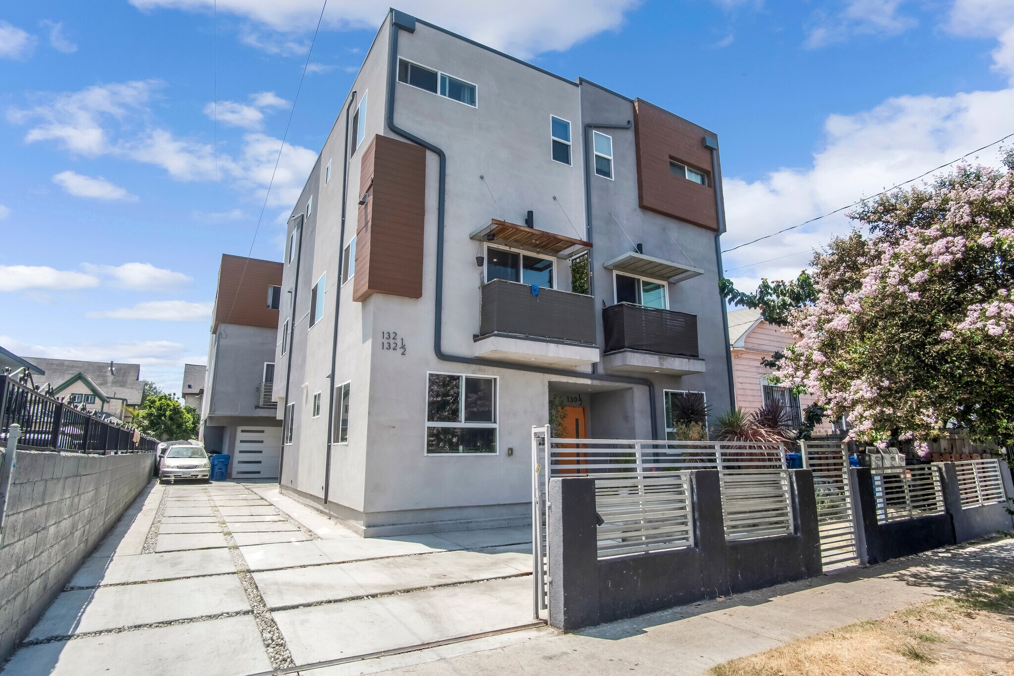 130 E 29th St, Los Angeles, CA for sale Primary Photo- Image 1 of 1