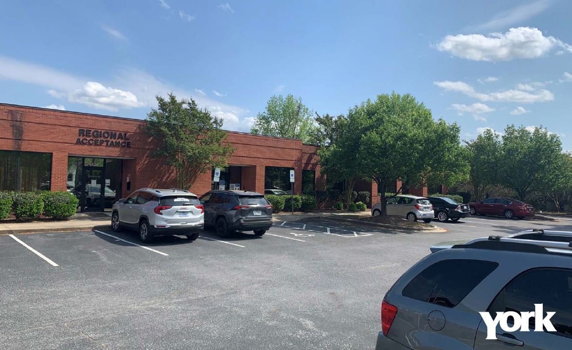 1420 E Fire Tower Rd, Greenville, NC 27858