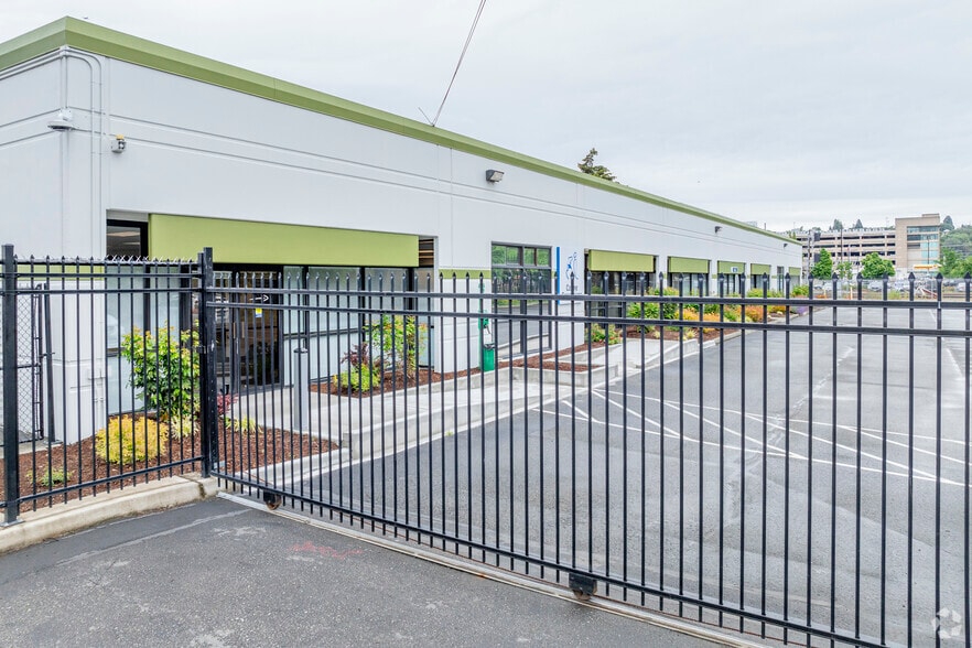 2454 Occidental Ave S, Seattle, WA for lease - Building Photo - Image 3 of 10