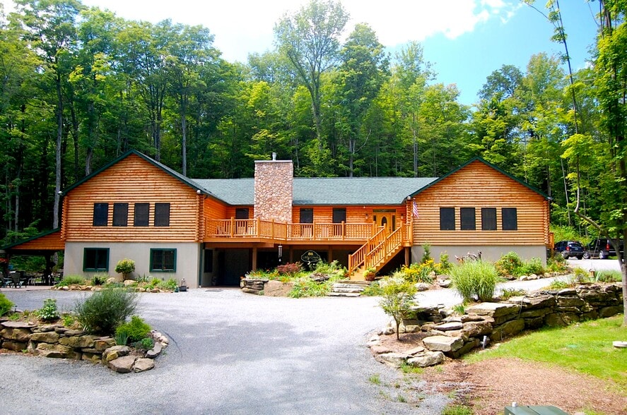 359-361 Easton Tpke, Lake Ariel, PA for sale - Primary Photo - Image 1 of 1