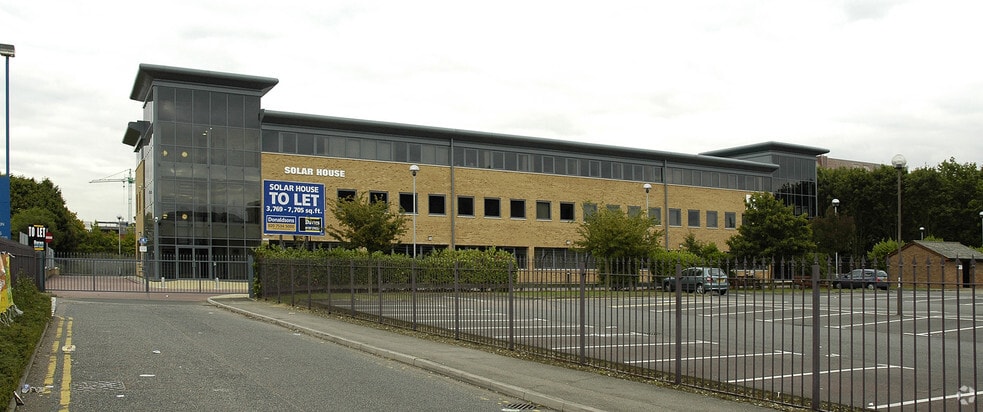 Kings Way, Stevenage for lease - Building Photo - Image 2 of 2