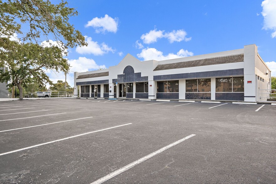 8730 4th St N, Saint Petersburg, FL for lease - Building Photo - Image 2 of 25