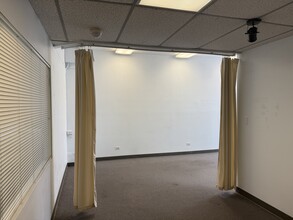 307 Lewers St, Honolulu, HI for lease Interior Photo- Image 2 of 16