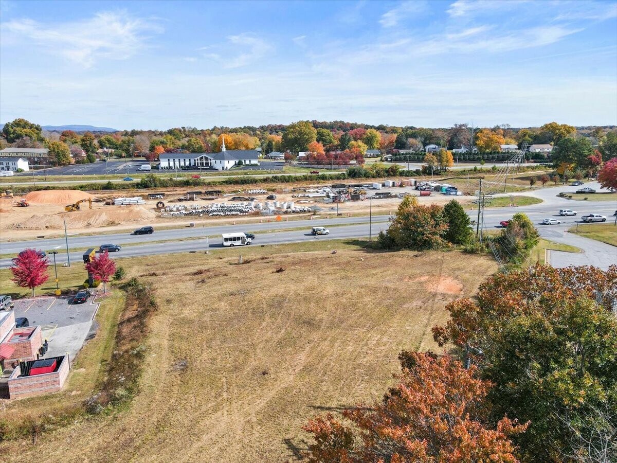 1241 US Highway 321, Hickory, NC 28601 The Joan Everett Team (828)638