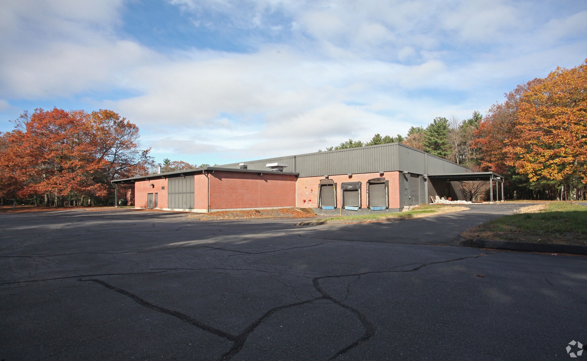 50 Tower Ln, Avon, CT for sale Primary Photo- Image 1 of 1
