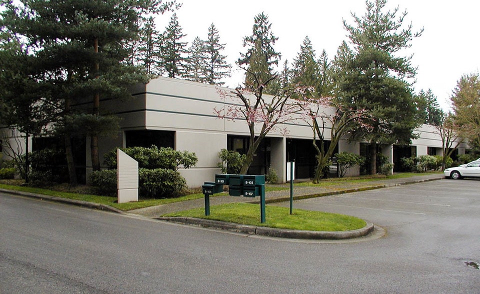 7102 180th Ave NE, Redmond, WA for lease - Building Photo - Image 3 of 9