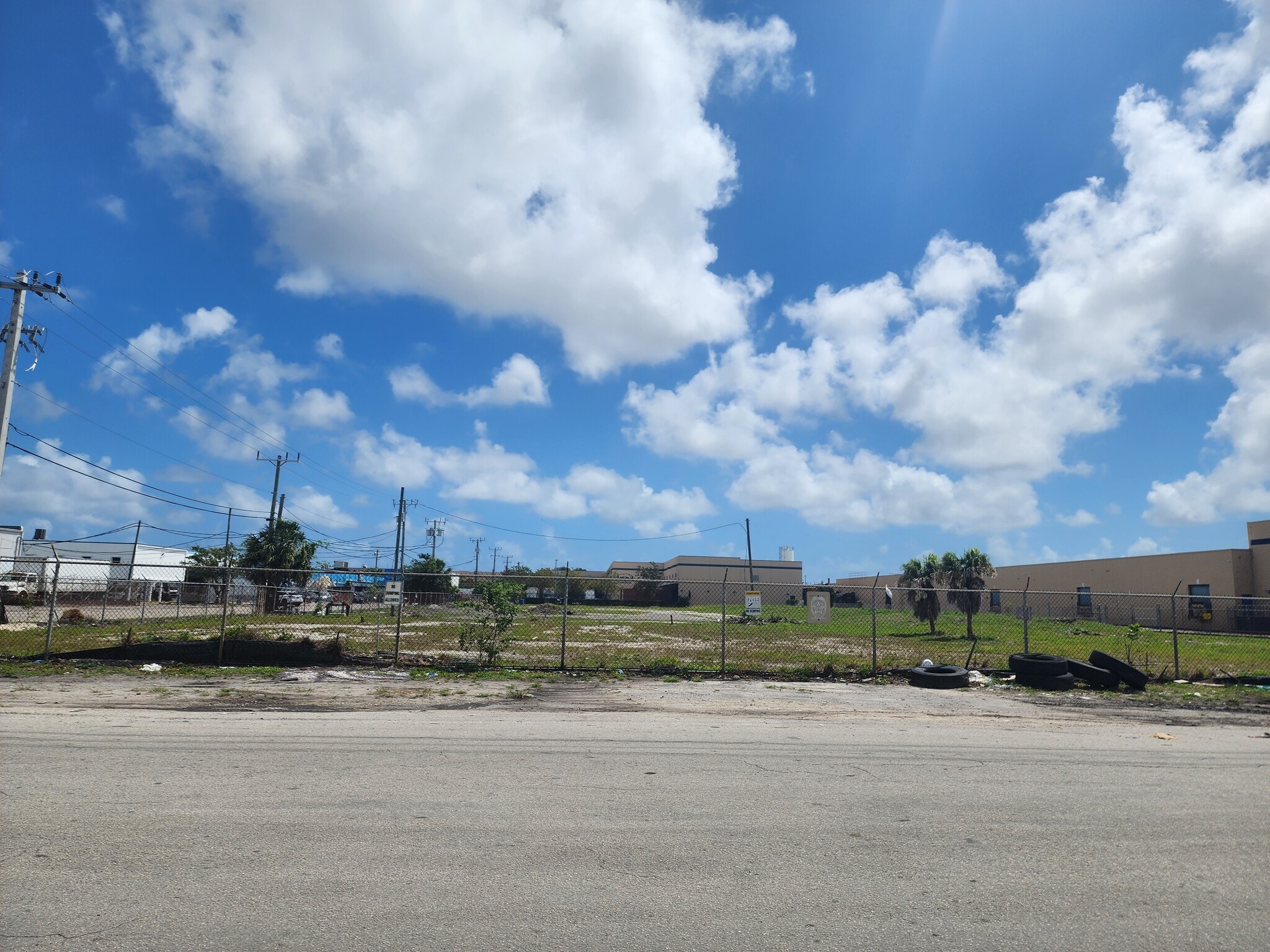 6411 NW 35th Ave, Miami, FL for lease Building Photo- Image 1 of 8