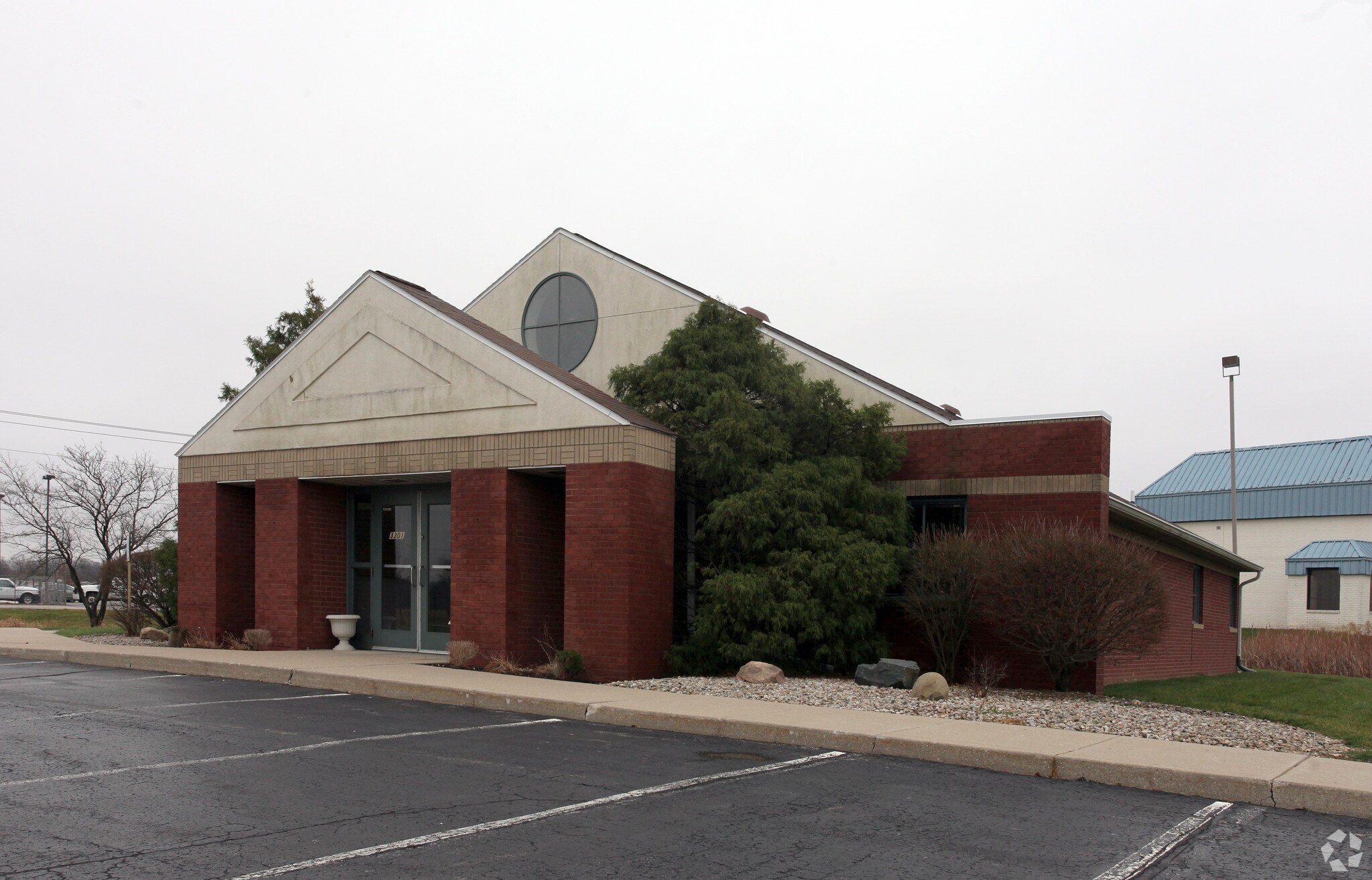 3301 W Fox Ridge Ln, Muncie, IN for sale Primary Photo- Image 1 of 1