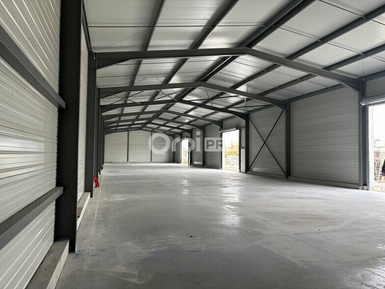 Retail in Vedène for lease - Interior Photo - Image 1 of 3