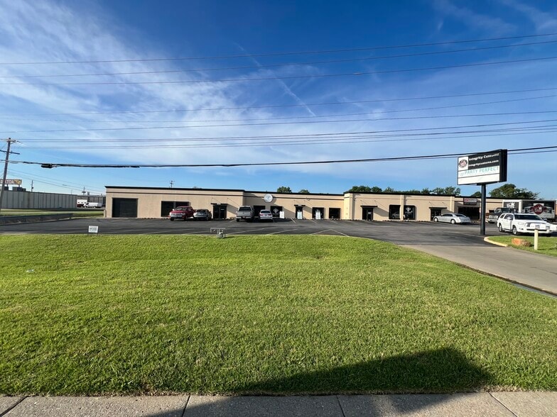 8532-8548 E 41st St, Tulsa, OK for lease - Building Photo - Image 1 of 24