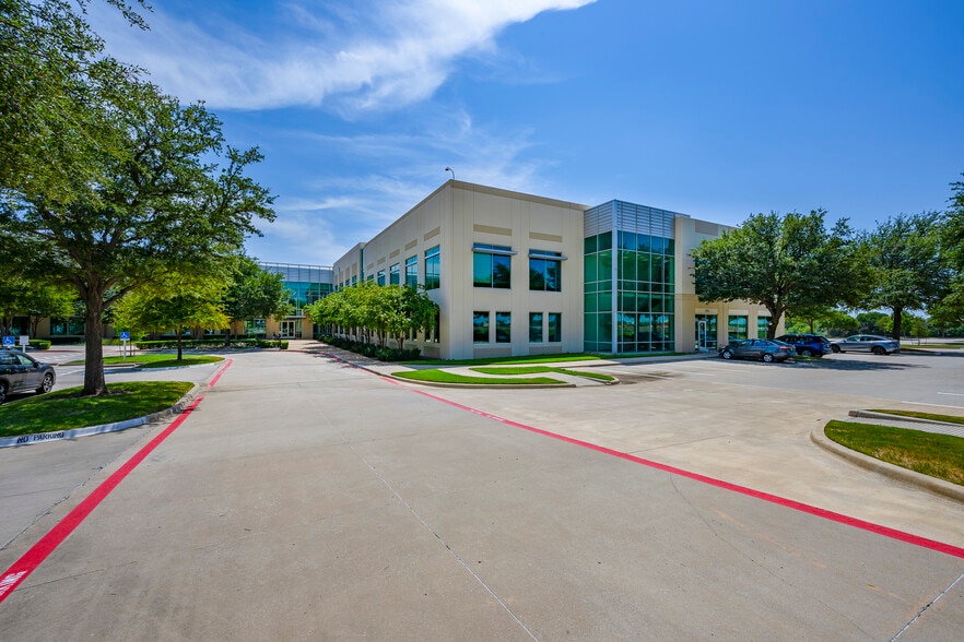 13500 Heritage Pky, Fort Worth, TX for lease - Building Photo - Image 3 of 31