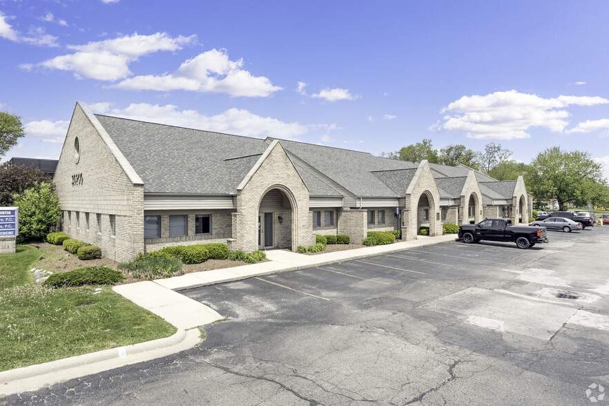 39200 Garfield Rd, Clinton Township, MI for sale - Building Photo - Image 1 of 1