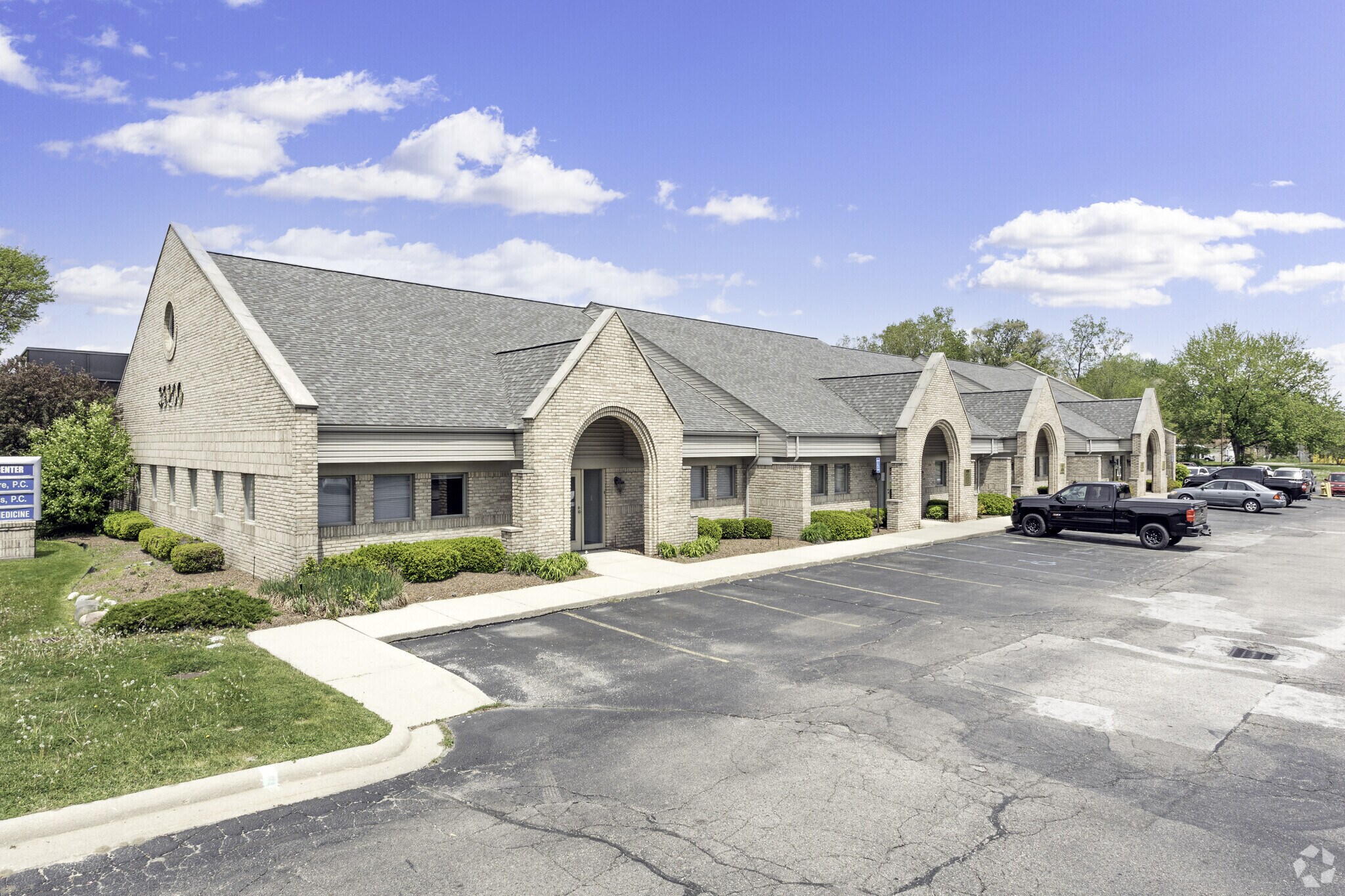 39200 Garfield Rd, Clinton Township, MI for sale Building Photo- Image 1 of 1