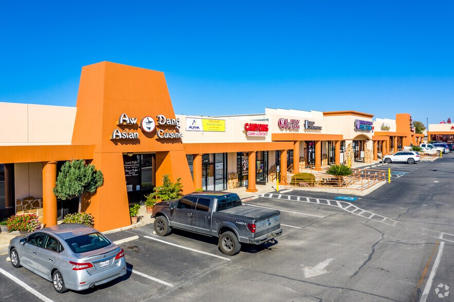 Tri-County Crossing portfolio of 4 properties for sale on LoopNet.com - Primary Photo - Image 2 of 4