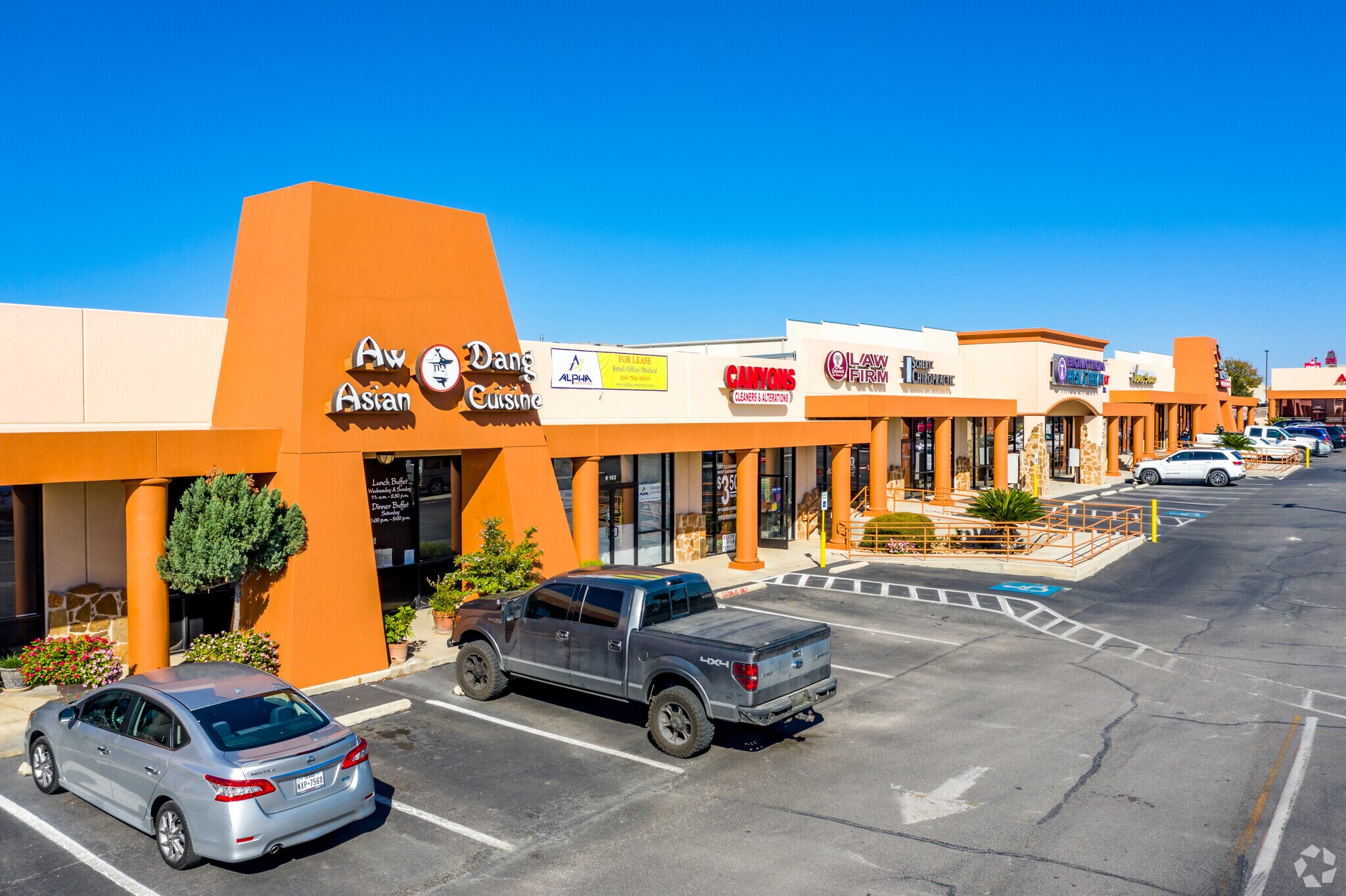 17323 Interstate 35 N, Schertz, TX for sale Primary Photo- Image 1 of 21