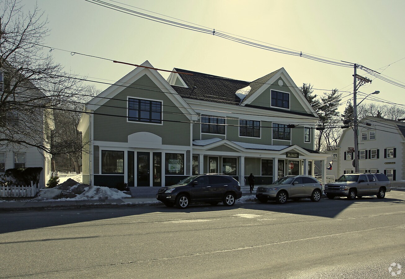 17 Main St, Topsfield, MA 01983