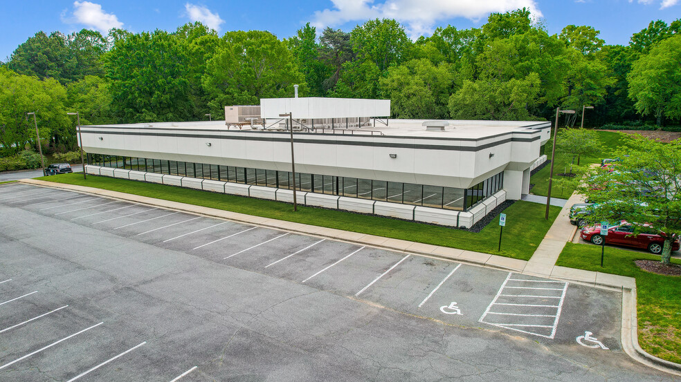 9700 Research Dr, Charlotte, NC for lease - Building Photo - Image 1 of 15