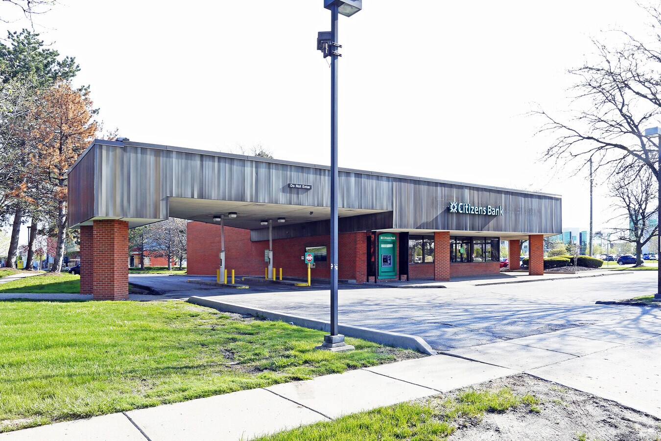 125 Stephenson Hwy, Troy, MI 48083