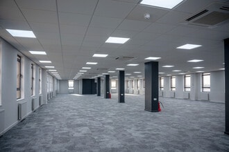 Basing Vw, Basingstoke for lease Interior Photo- Image 1 of 8
