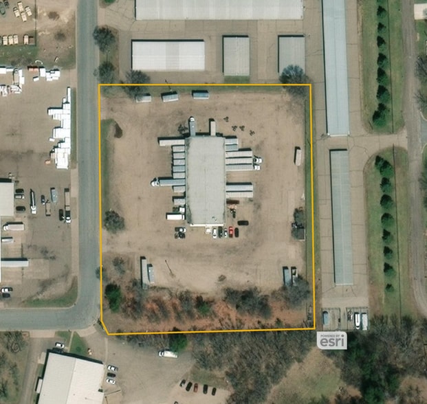 3617 McIntyre Ave, Eau Claire, WI for lease - Building Photo - Image 2 of 2