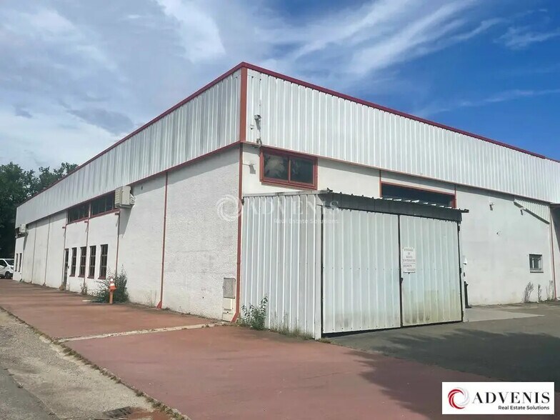 Flex in Pessac for lease - Building Photo - Image 3 of 10