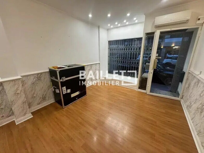 Retail in Nice for lease - Interior Photo - Image 3 of 11