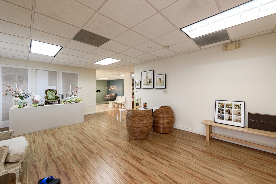 635 S Norton Ave, Los Angeles, CA for lease - Building Photo - Image 3 of 11