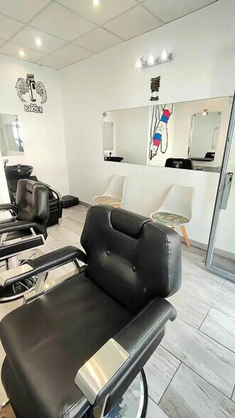 Retail in Nice for sale - Interior Photo - Image 3 of 4