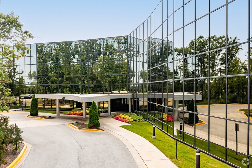 2333 Waukegan Rd, Bannockburn, IL for lease - Building Photo - Image 1 of 47