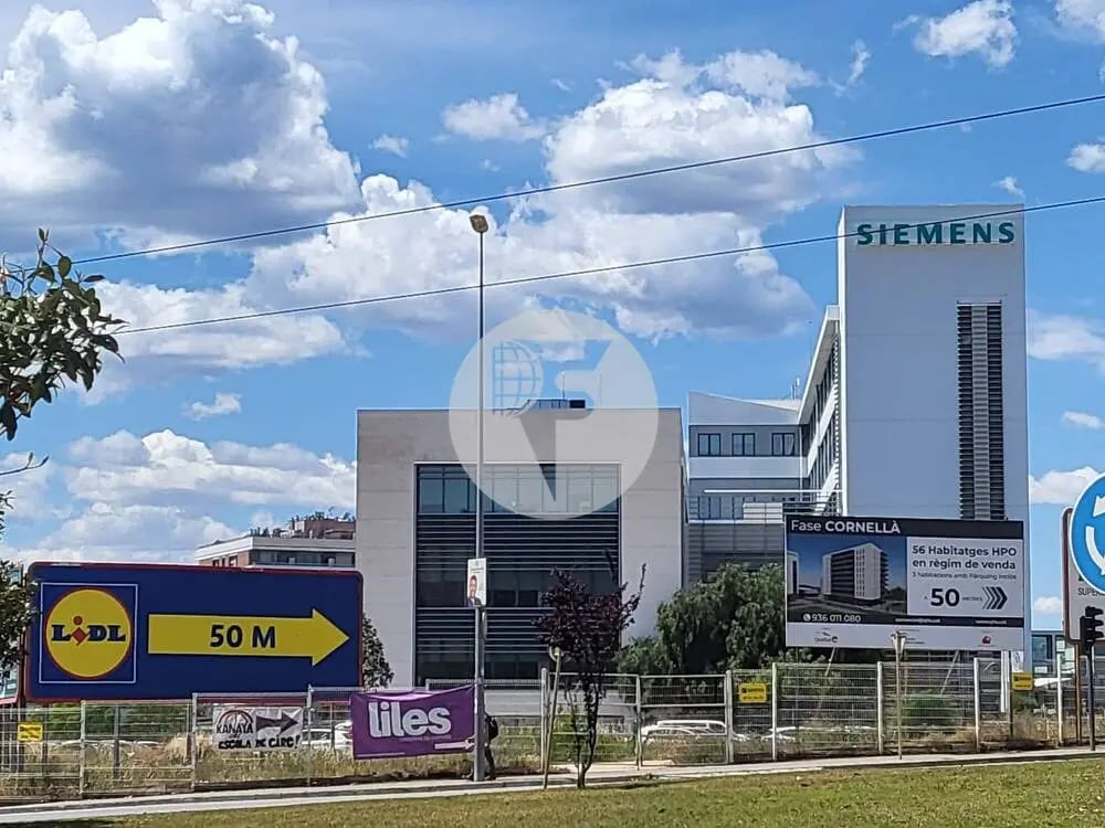 Carrer de Lluís Muntadas, 5, Cornellà de Llobregat, Barcelona for lease Building Photo- Image 1 of 31