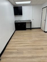 1025 Prospect St, La Jolla, CA for lease Interior Photo- Image 2 of 3