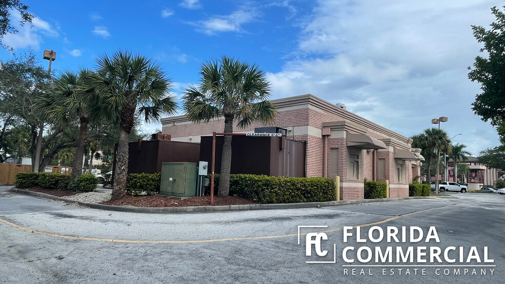 726 SW Federal Hwy, Stuart, FL for lease - Building Photo - Image 2 of 17