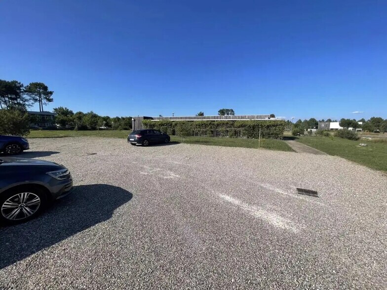 Office in Martillac for sale - Building Photo - Image 1 of 9