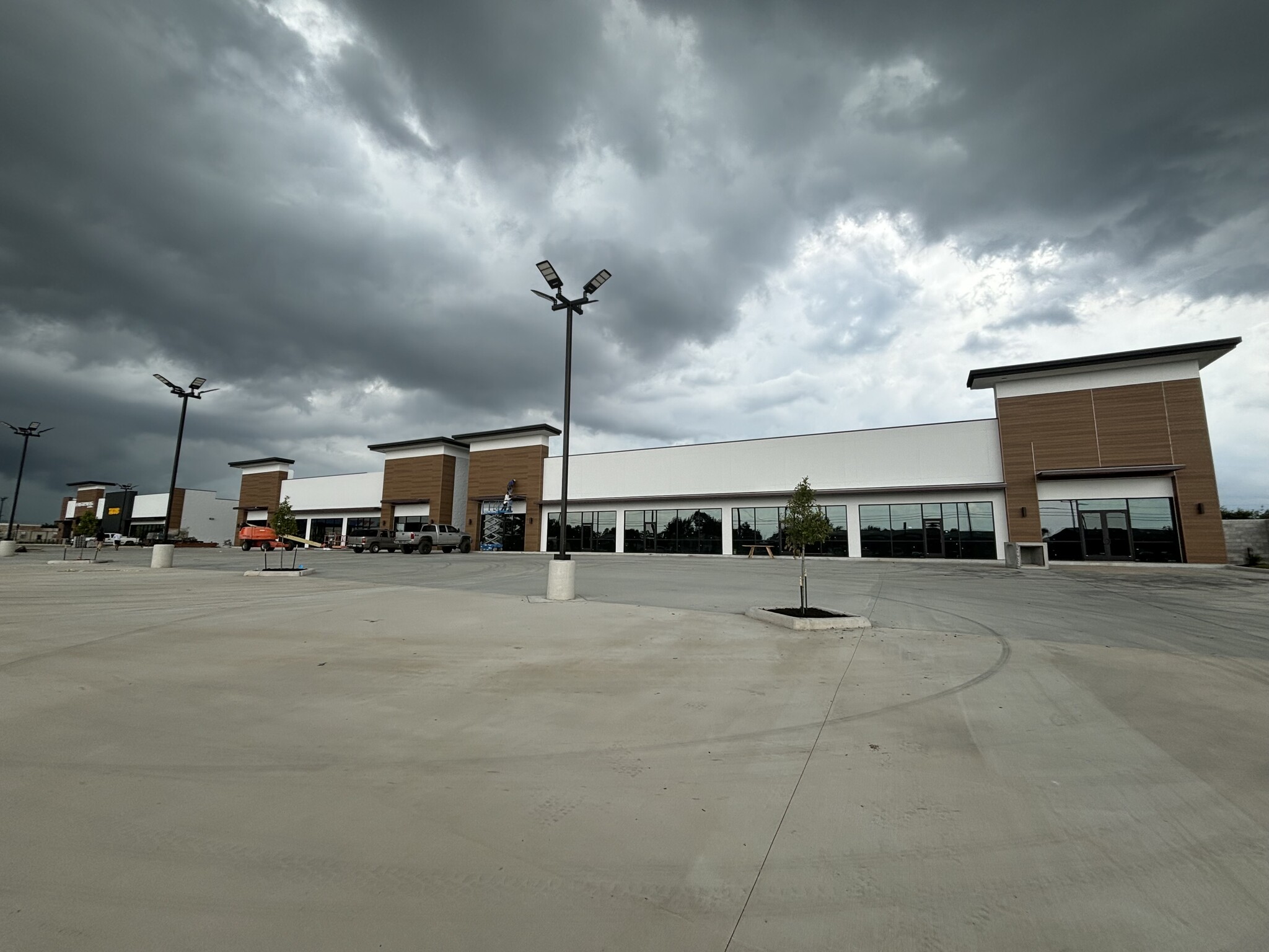 13437 W Bellfort Ave, Sugar Land, TX for lease Building Photo- Image 1 of 8