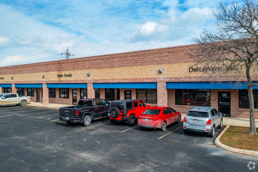 4730 Shavano Oak, San Antonio, TX for lease - Building Photo - Image 2 of 4